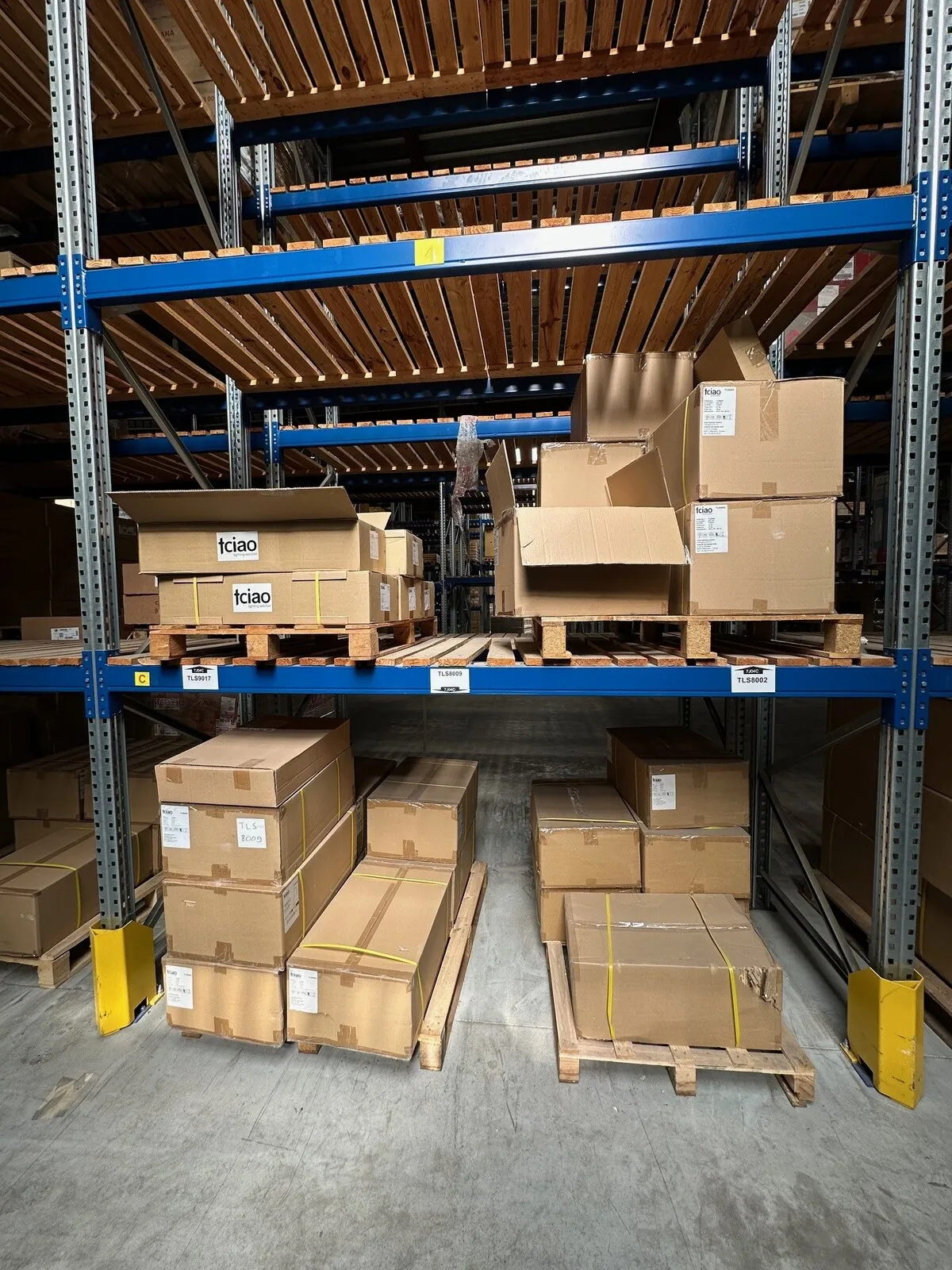 Lot n°126 - : Projecteurs 100 / 300 W ( 60 au total ) + Etanche 20 W ( 28 x )