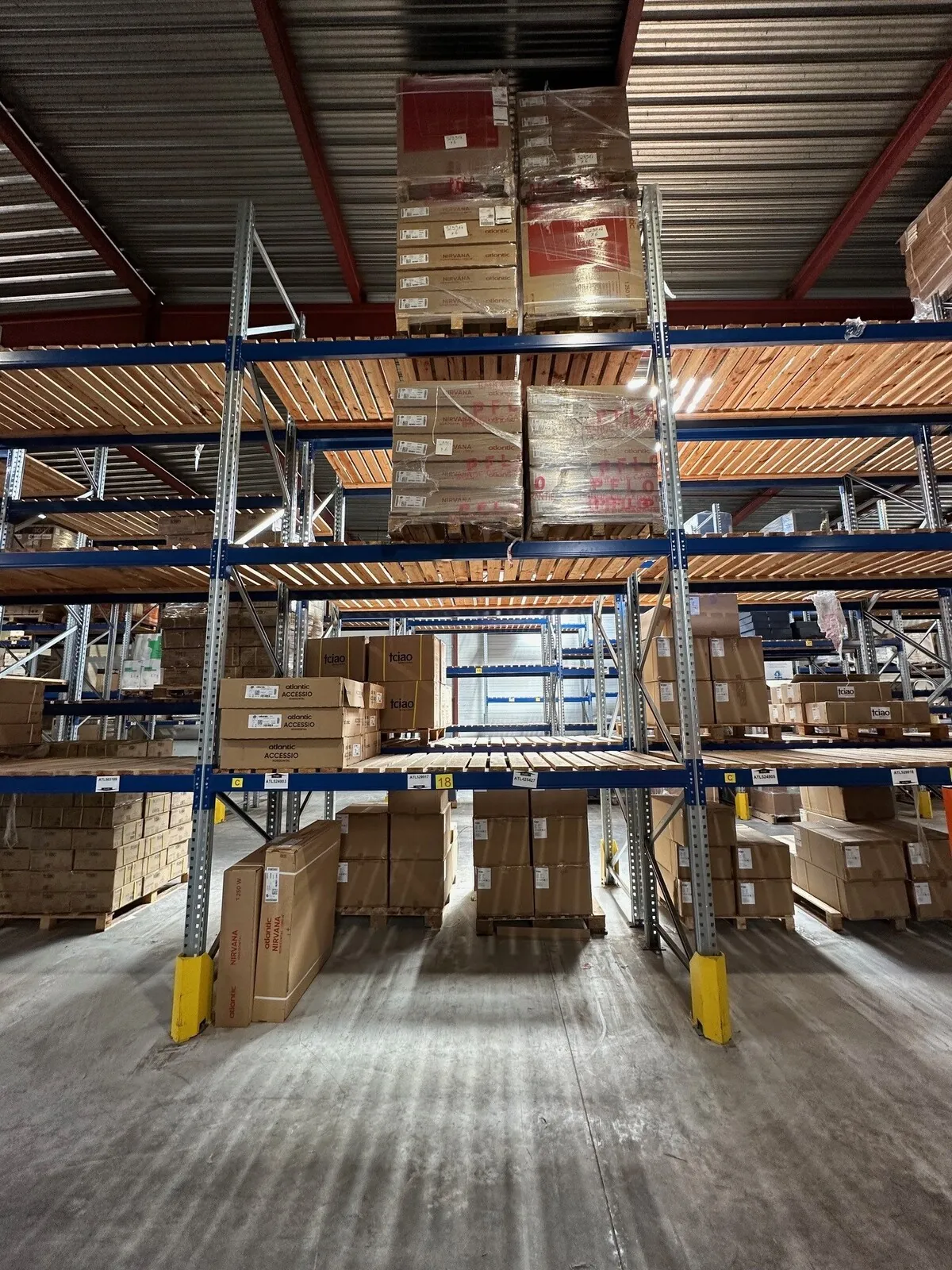 Lot n°129 - : Radiateurs chaleur douce/connectés 300/1250W ( 44 au total )
