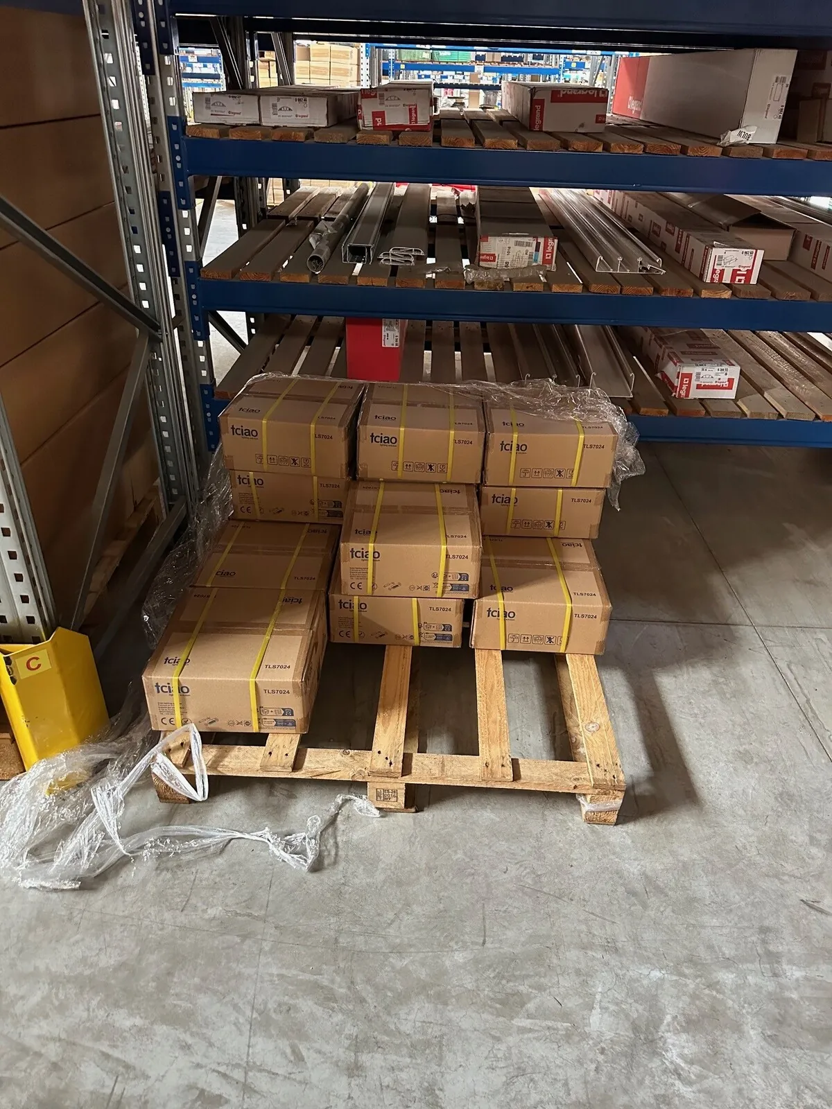 Lot n°164 - : Suspensions industrielles 85 à 145 W dimmables ( 14 x )