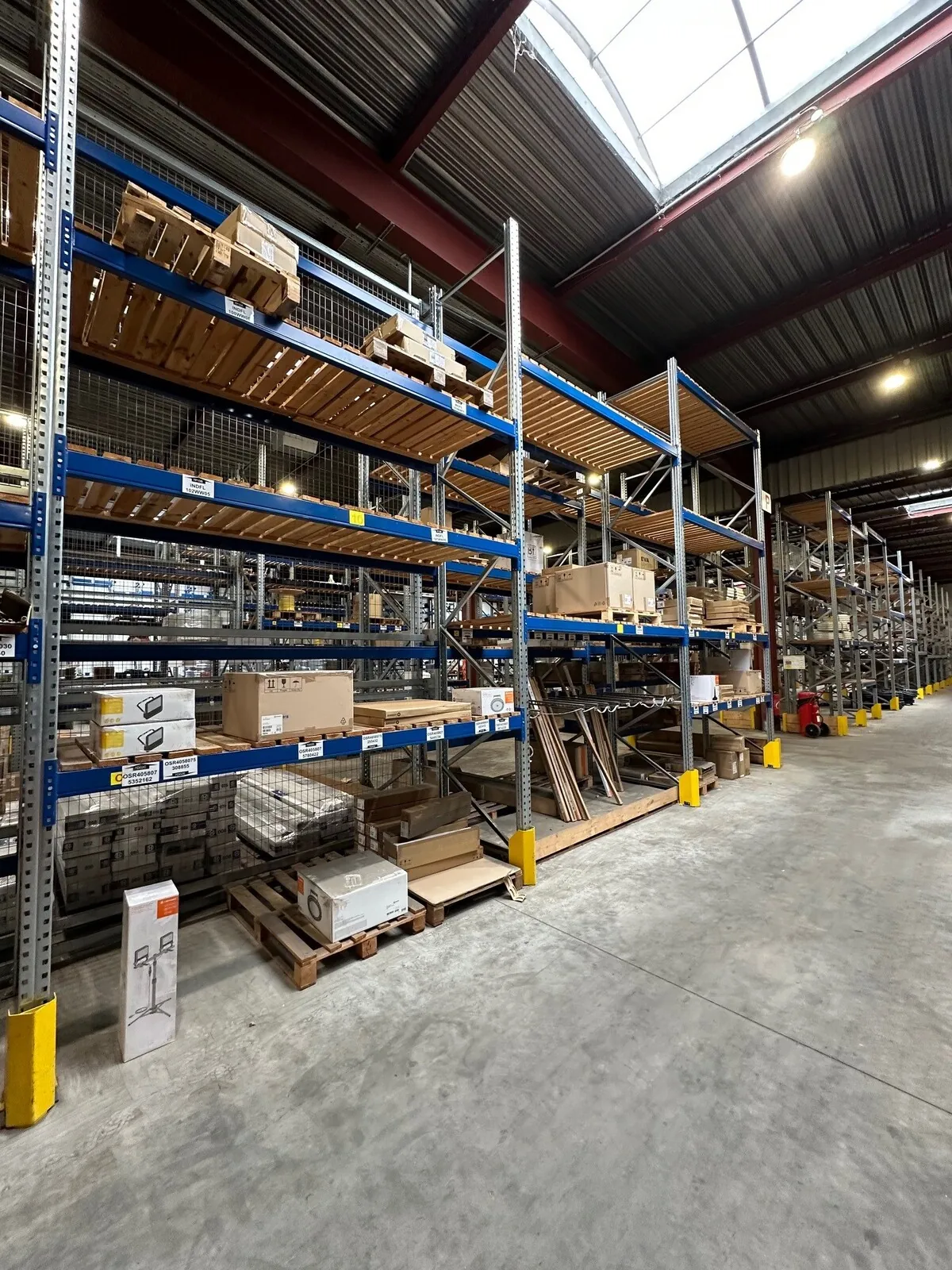 Lot n°188 - : Projecteurs 72 W à 180 W IP65 ( 34 au total ), High Bay 95 W à 250 W ( 30 au total ) + divers