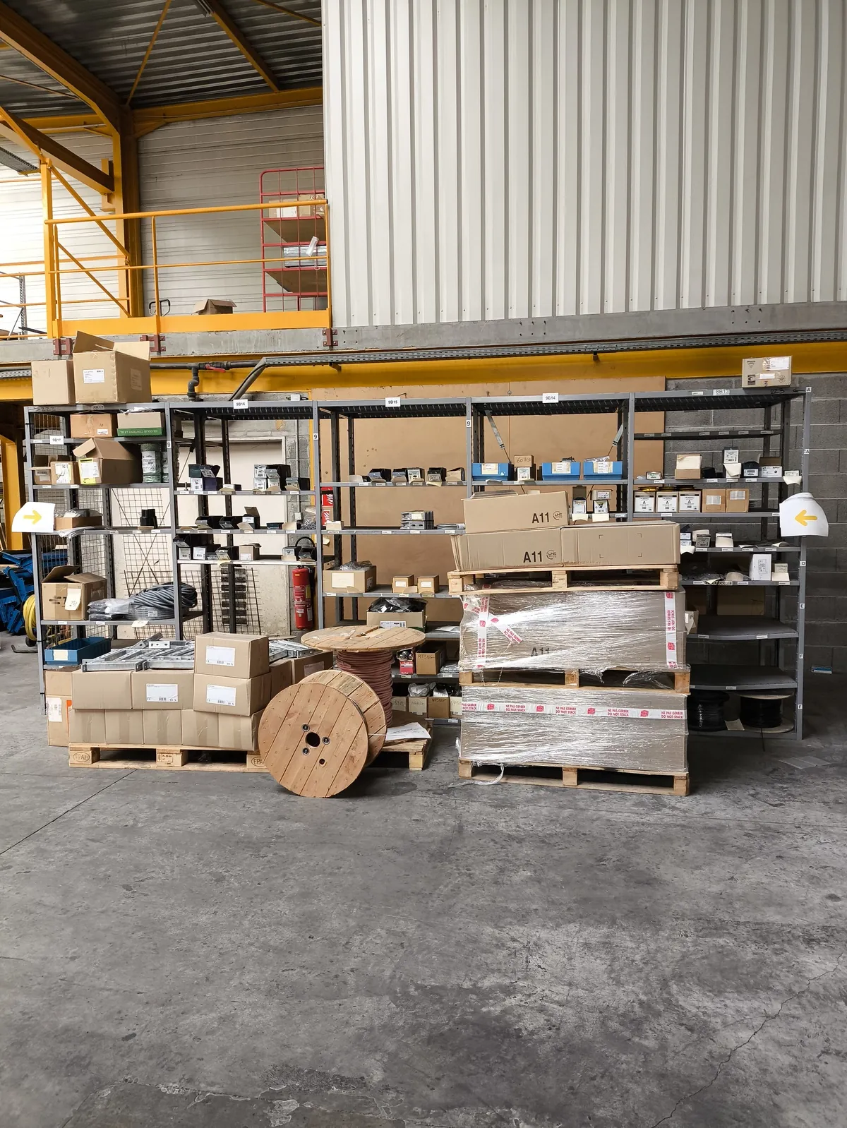 Lot n°223 - : Pendard, cables divers + autre