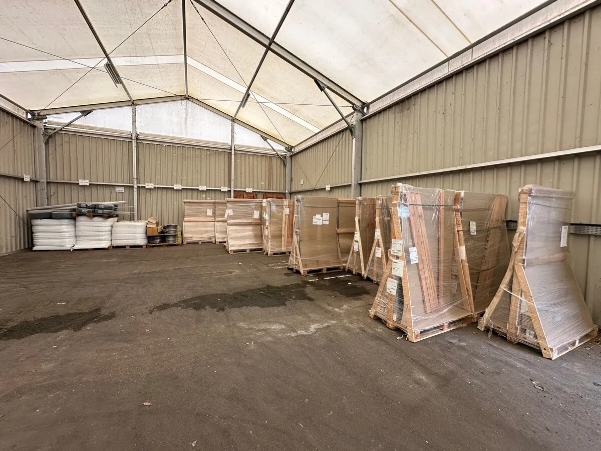 Lot n°225 - : Chauffe eau énergie solaire + Accessoires ( 4 x )