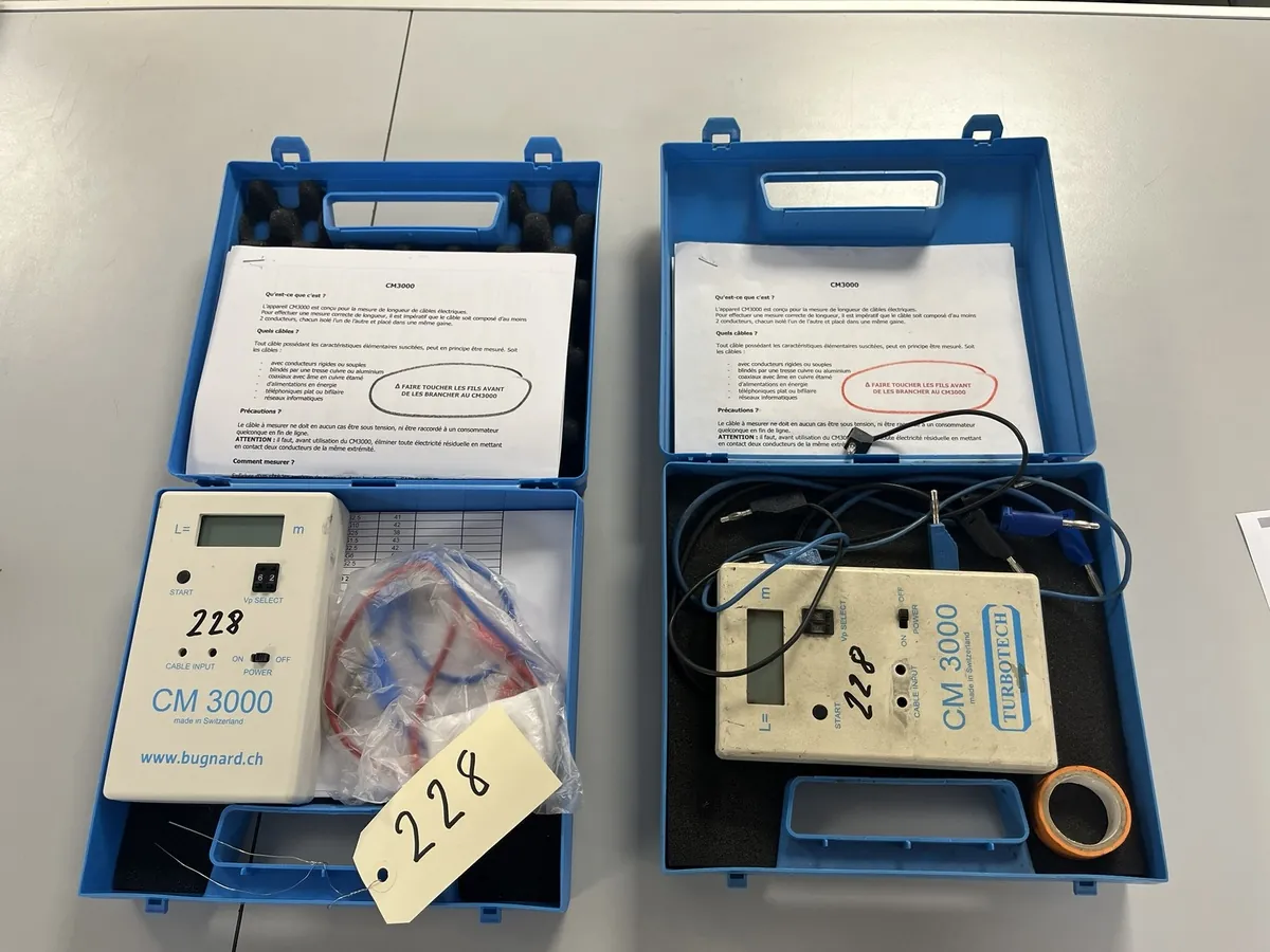 Lot n°228 - Ensemble : 2 appareils mesureur de câbles TURBOTECH CM 3000