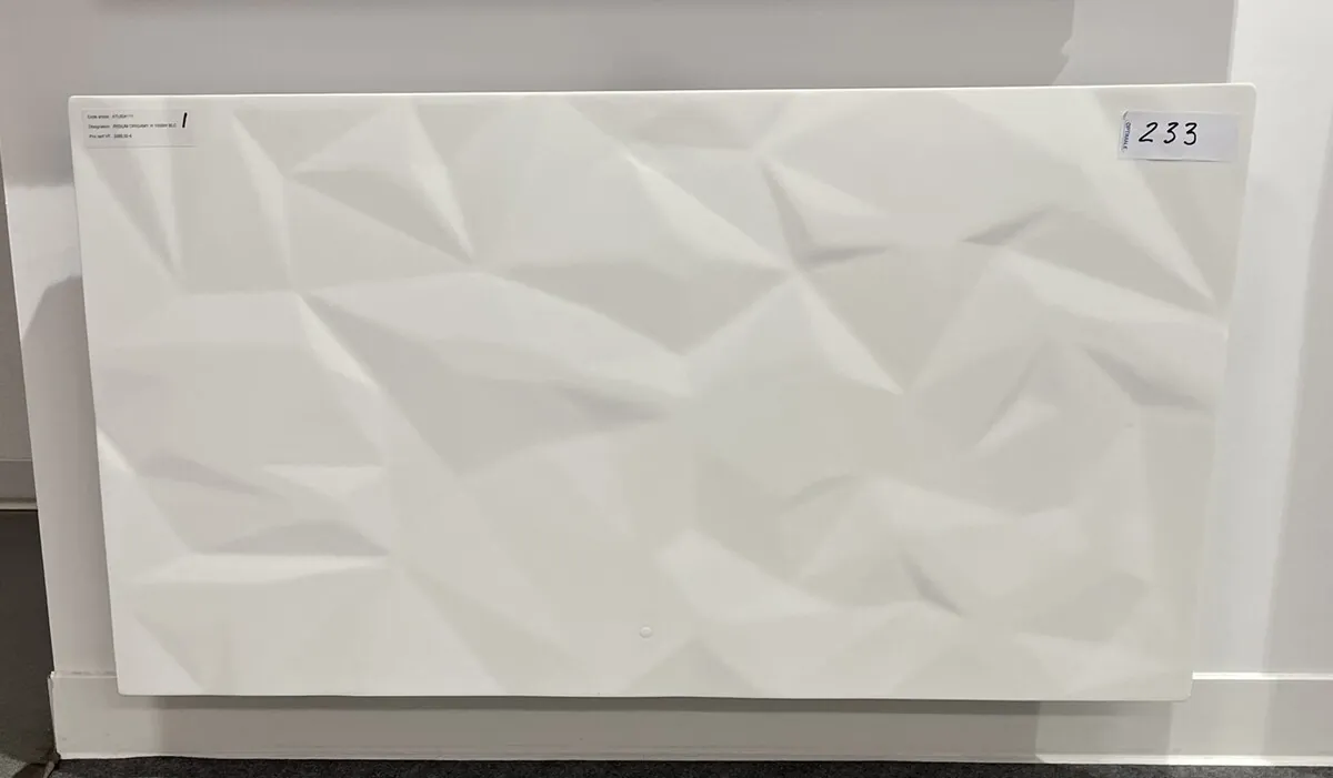 Lot n°233 - Radiateur électrique ATLANTIC 1000 W façade décor largeur 1100 H 610