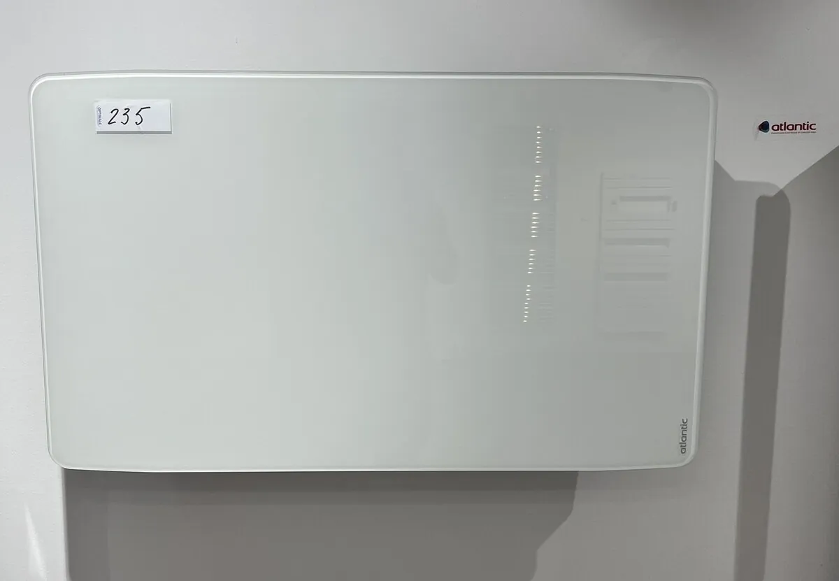 Lot n°235 - Radiateur électrique ATLANTIC 1500 W façade décor largeur 970 H 580