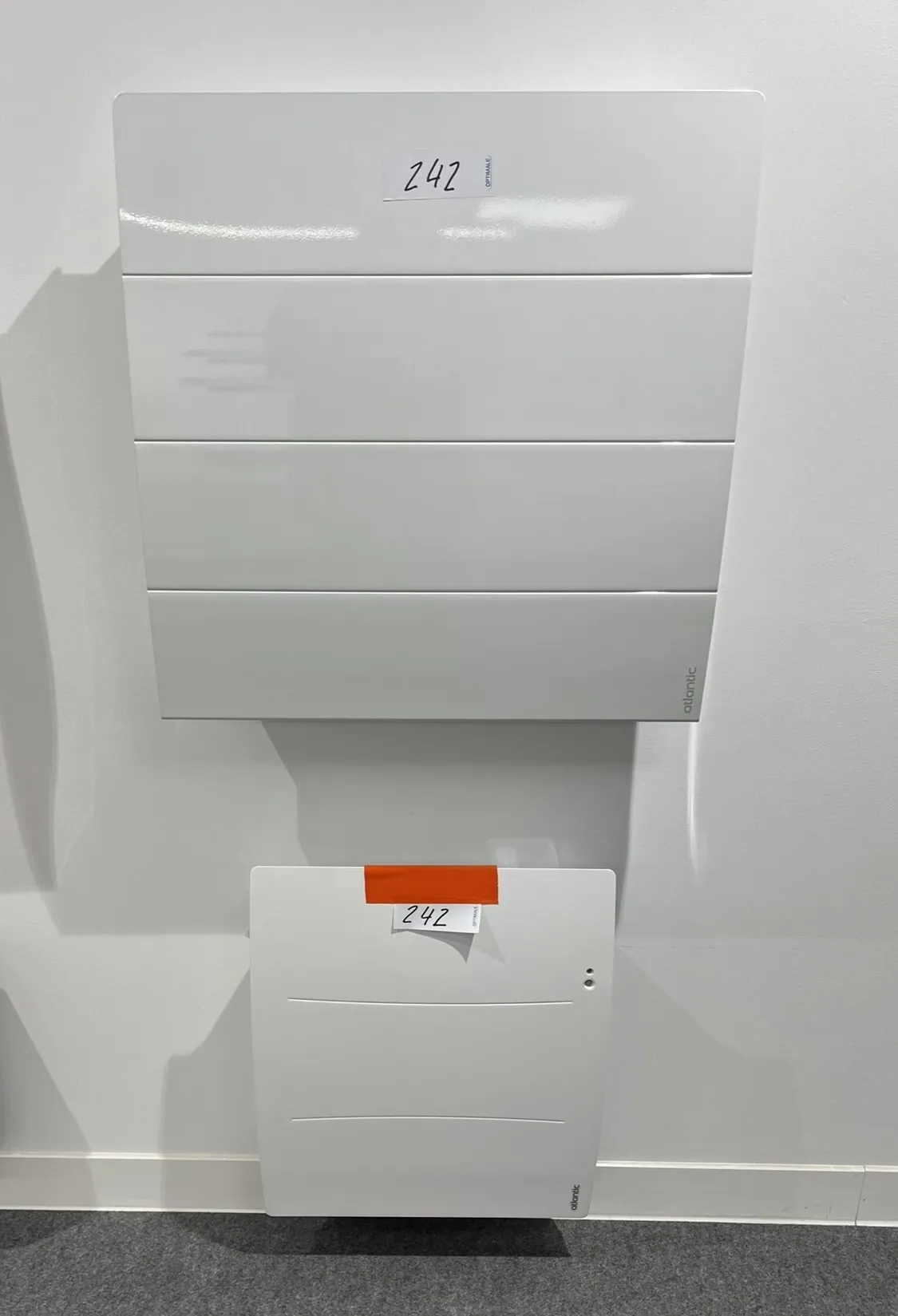 Lot n°242 - Ensemble : 2 radiateurs électrique ATLANTIC 1000 W l 600 H 620 + l 440 H 540