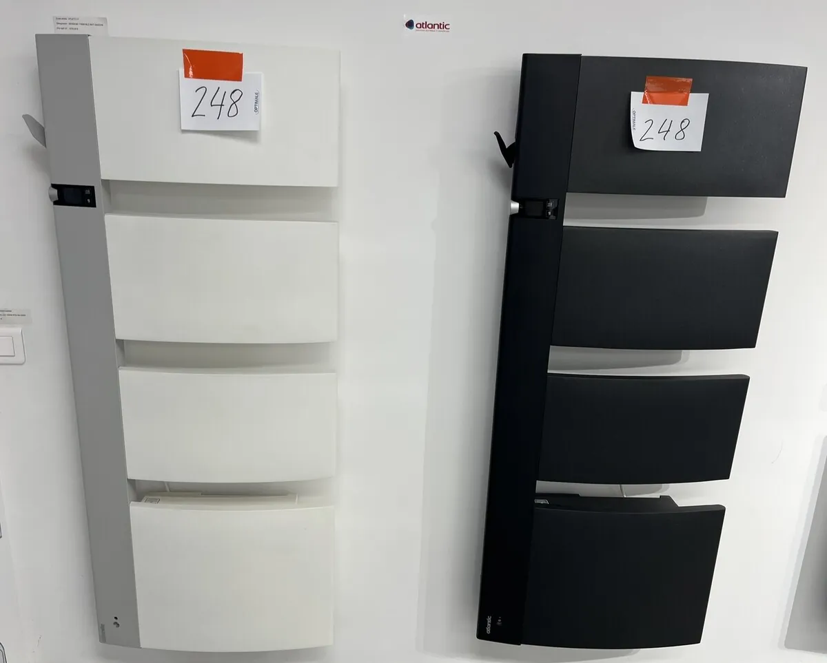 Lot n°248 - Ensemble : 2 Radiateurs sèche serviettes ATLANTIC 1750 W noir: l 560 H 1330 blanc: l 560 H 1330