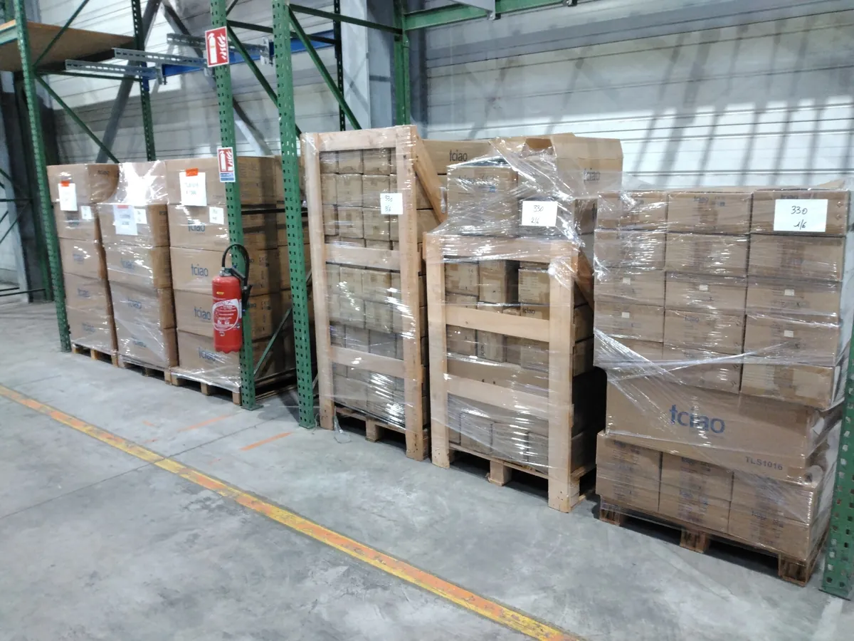 Lot n°330 - : Sources LED E27/E14/GU10 de 4 à 11,5 W dimmable/non dimmable ( 16 682 au total )