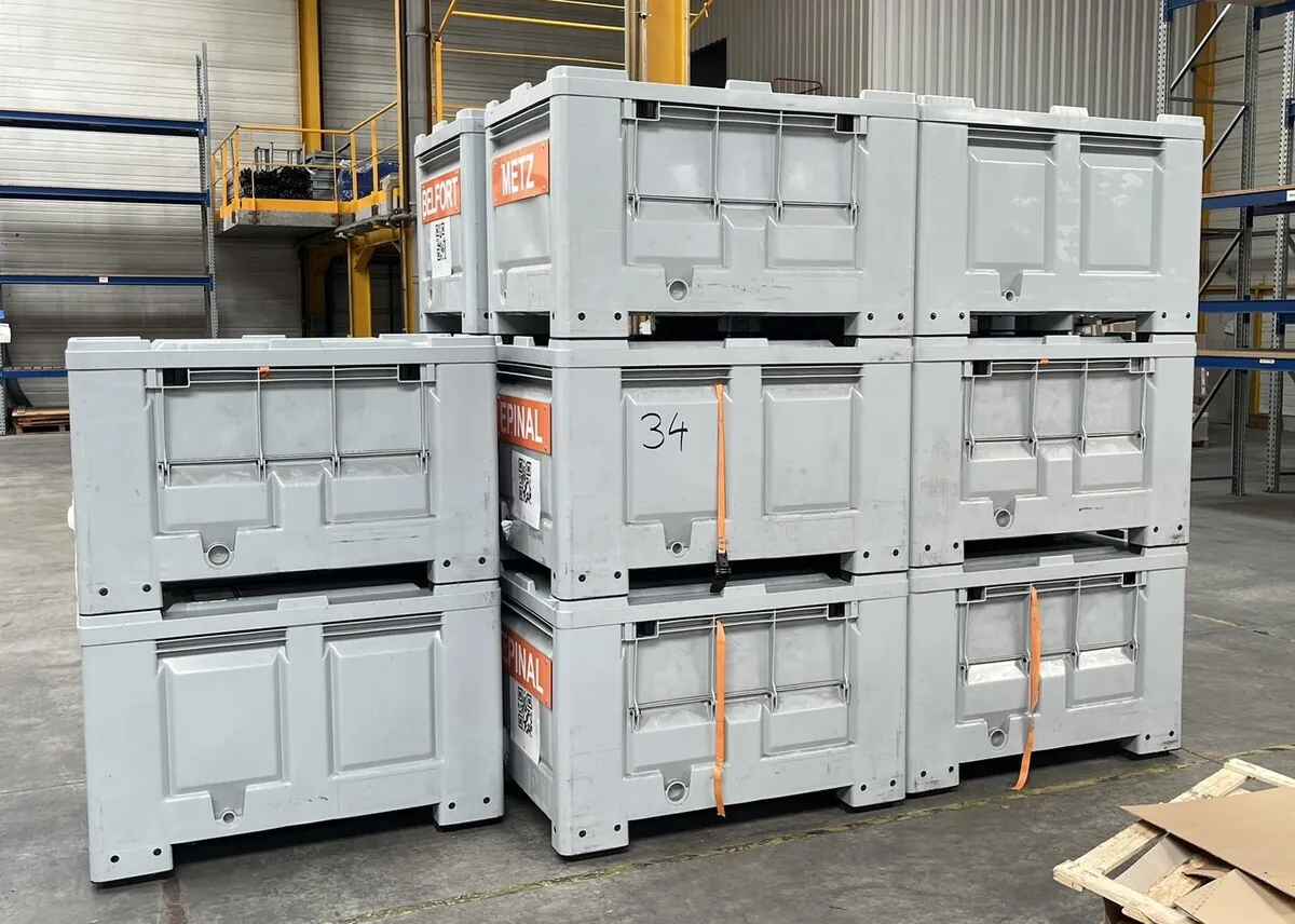 Lot n°34 - Bacs plastique étanches ALLIBERT avec couvercles empilables, demie hauteur rabattable L 1200 X l 800 H 650 14 pièces ( DOLLER )