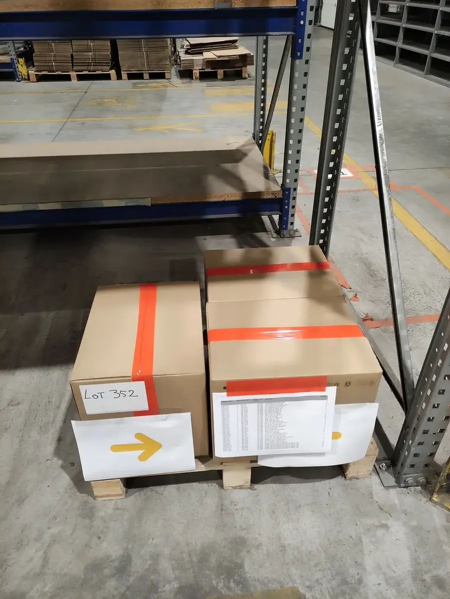 Lot n°352 - : ORBITEC - ampoule E10/E14/E27 ( 95 au total ), fusible 0,1 à 100 A ( 1696 au total ) + divers