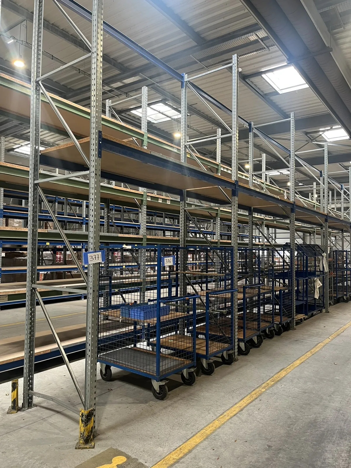 Lot n°377 - Rack 42 ML charges lourdes, échelles H 3250, lisses 2700
