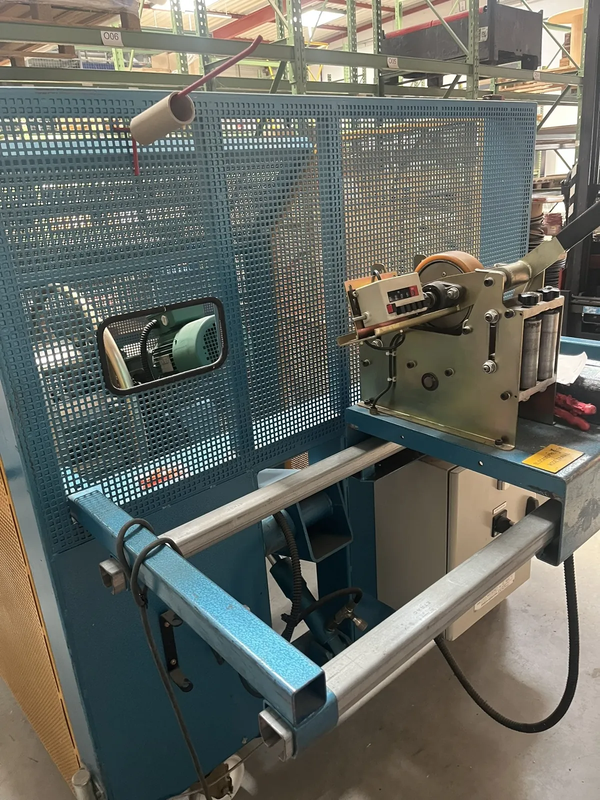 Lot n°61 - Machine coupe câble (Site Electis de Colmar, 16 rue des frères Lumières Commissaires de Justice : Selarl GROB GUALLAR 5, place du 2 février- 68000 Colmar)