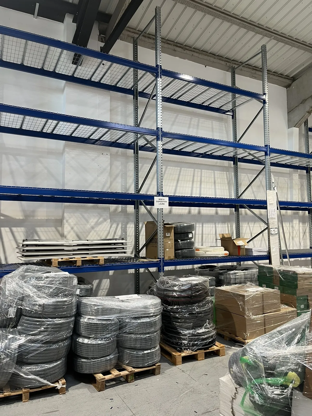 Lot n°74 - Racks de stockage à palettes : 23 échelles et 86 largeurs de 2 m, 28 racks à tourets sur 8 échelles (Site Electis de Lesquin, 264 rue de la Haie Plouvier Commissaires de Justice : SCP ROY LEMOINE GALY 13 rue Haddock - 59 650 Villeneuve d’Ascq)