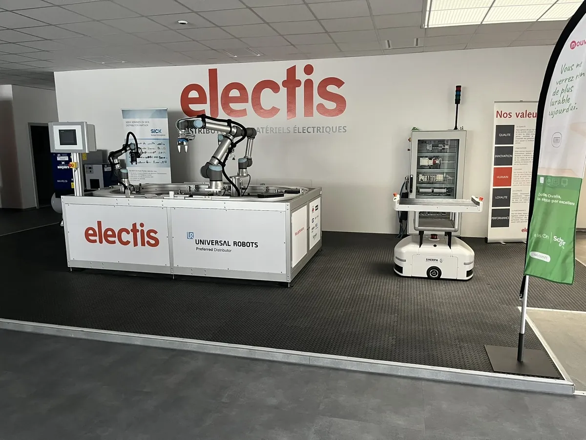 Lot n°89 - Robotique : Robot collaboratif, convoyeur, pinces, sherpa, et accessoires (Site Electis de Strasbourg, 3 rue Schertz Commissaires de Justice : Maître Fabienne LEFBVRE-PORTEMONT 37, rue du Faubourg de Saverne - 67000 Strasbourg)